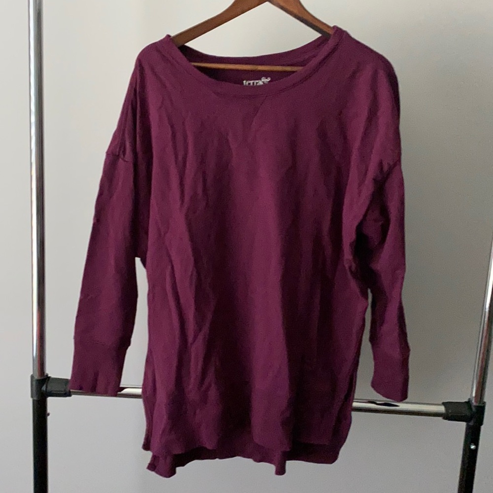 Maroon sweatshirt